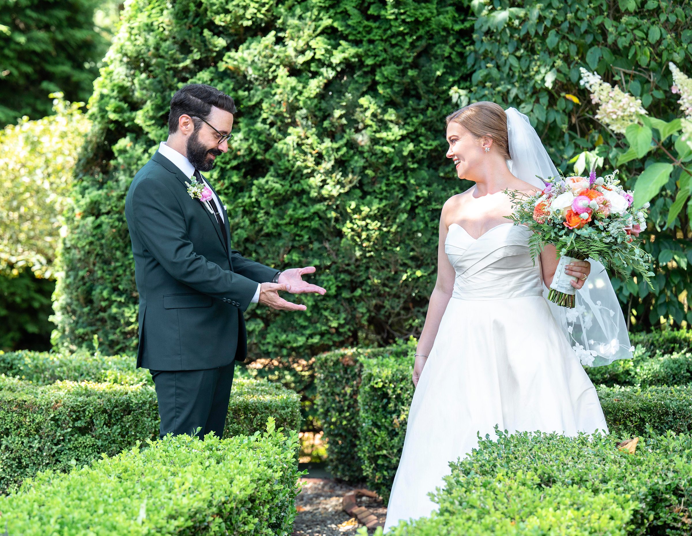 Dreamy & Vibrant Wedding at Appleford Estate | first look